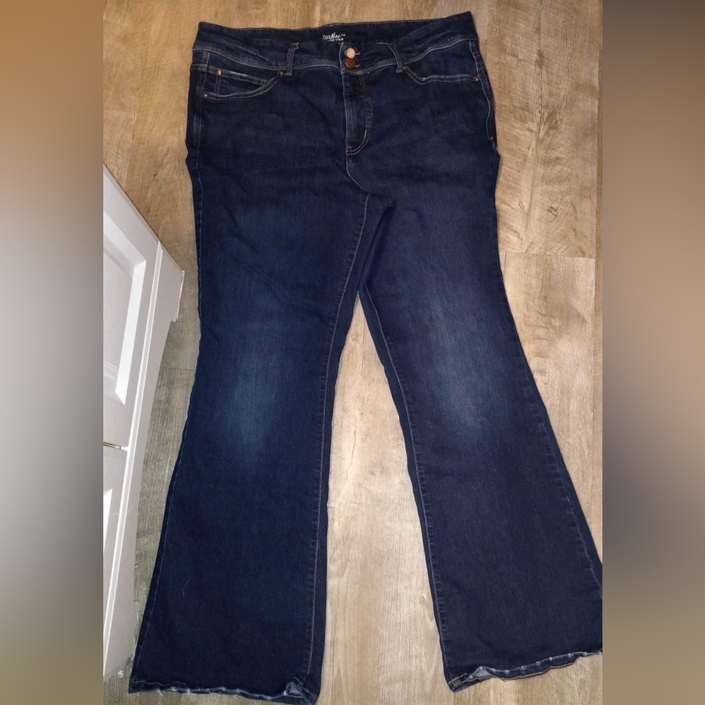 M.jeans by Maurice’s Everflex Flare